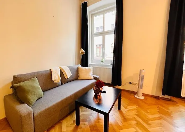 Apartment Geraeumiges Im Wiener Altbauflair *